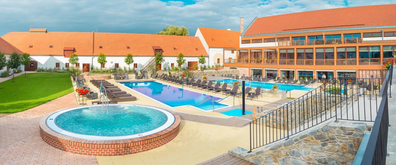 Hotel Zamek Valec Vladislav Luaran gambar