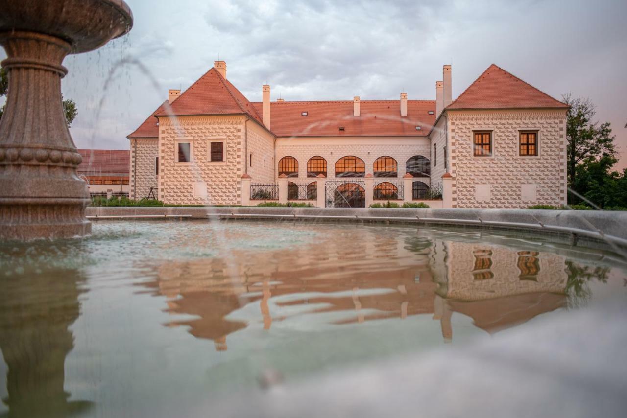 Hotel Zamek Valec Vladislav Luaran gambar